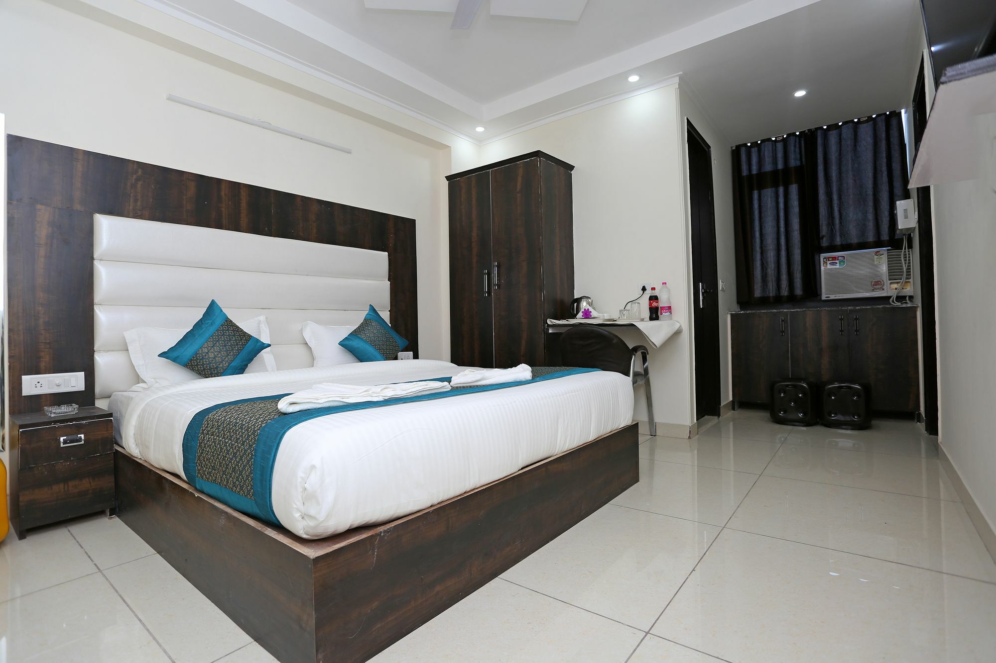 Hotel Aero Stay New Delhi Exterior photo